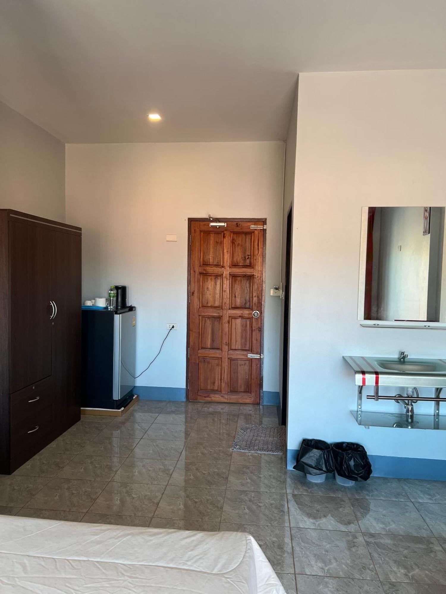 Nare Guest House Koh Lanta Bagian luar foto