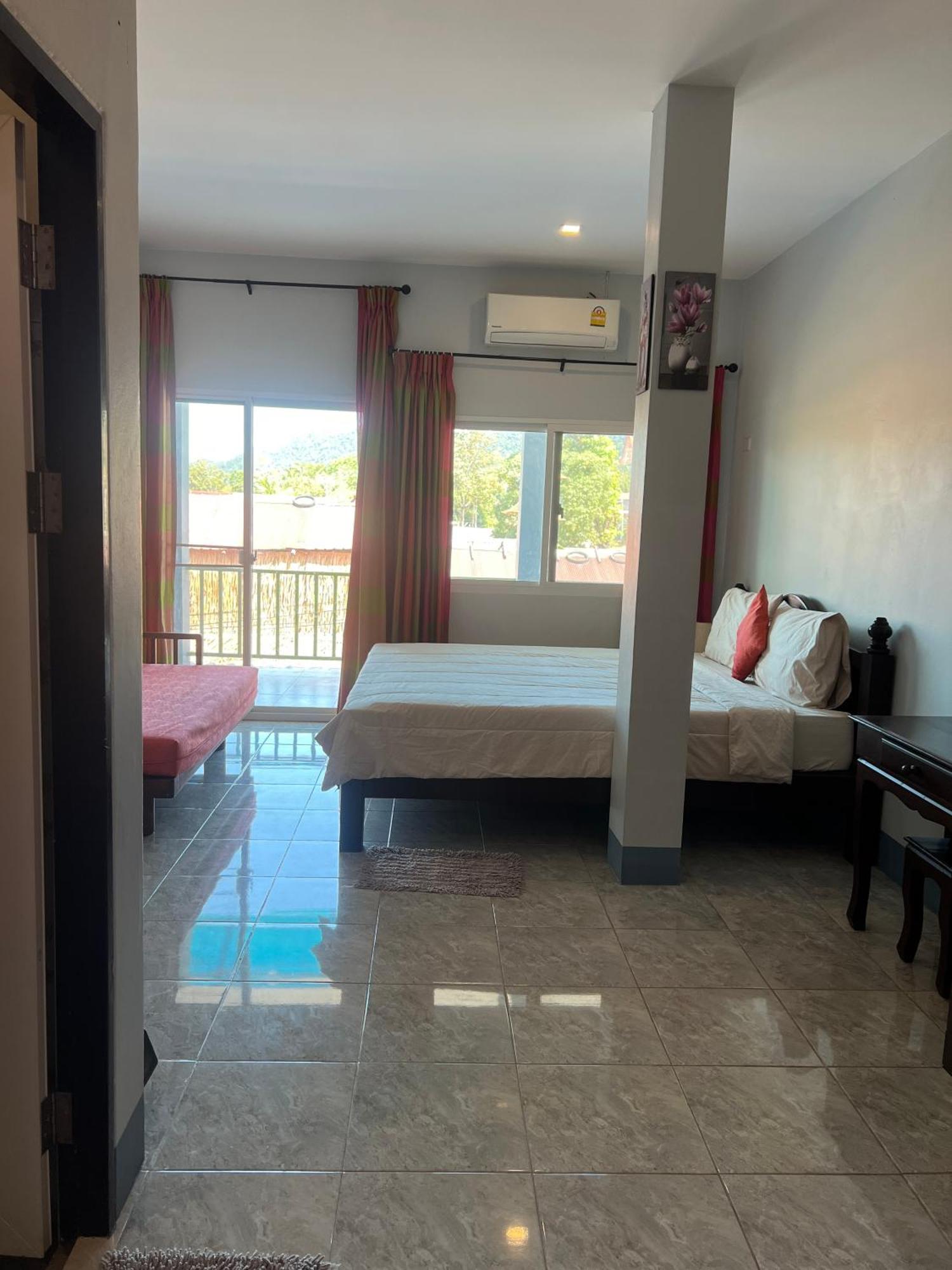 Nare Guest House Koh Lanta Bagian luar foto